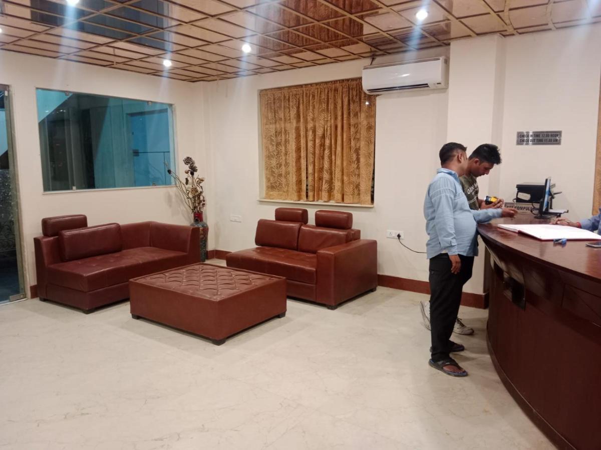Hotel Amenda International New Delhi Luaran gambar