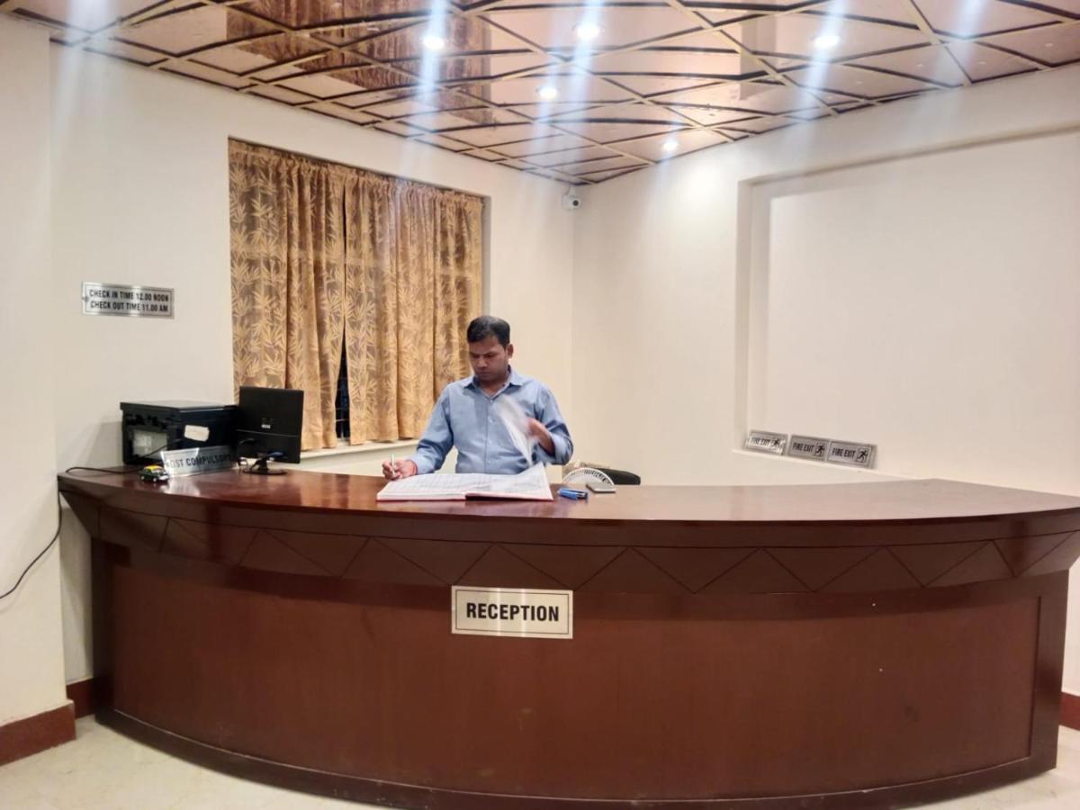 Hotel Amenda International New Delhi Luaran gambar