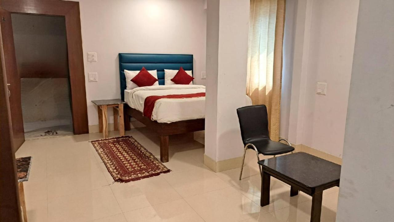 Hotel Amenda International New Delhi Luaran gambar