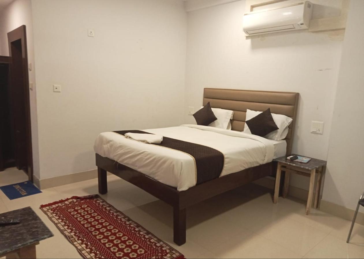 Hotel Amenda International New Delhi Luaran gambar