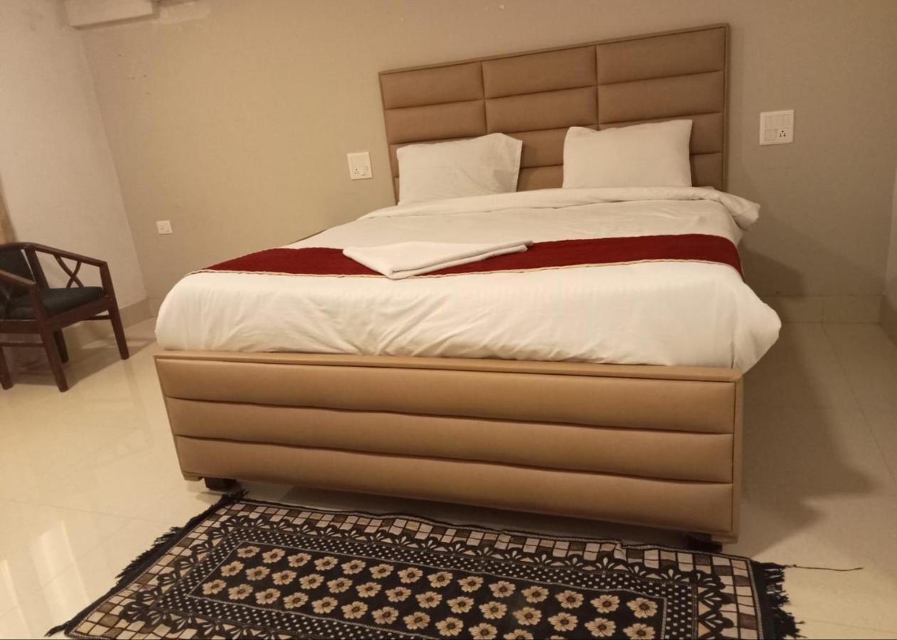 Hotel Amenda International New Delhi Luaran gambar