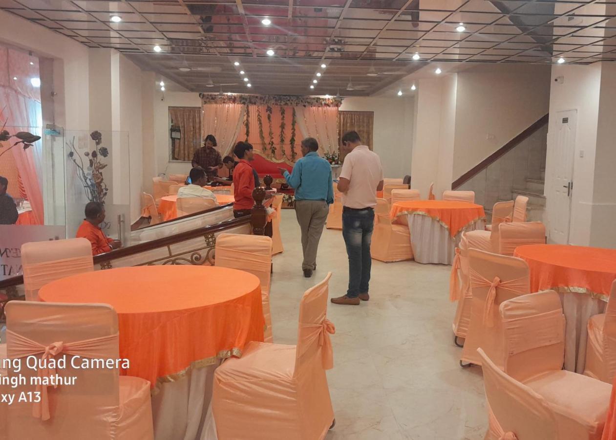 Hotel Amenda International New Delhi Luaran gambar